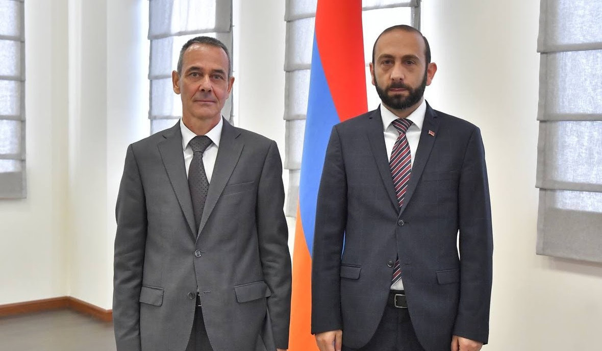 Ararat Mirzoyan stresses need for return of prisoners of war during meeting with head of ICRC delegation