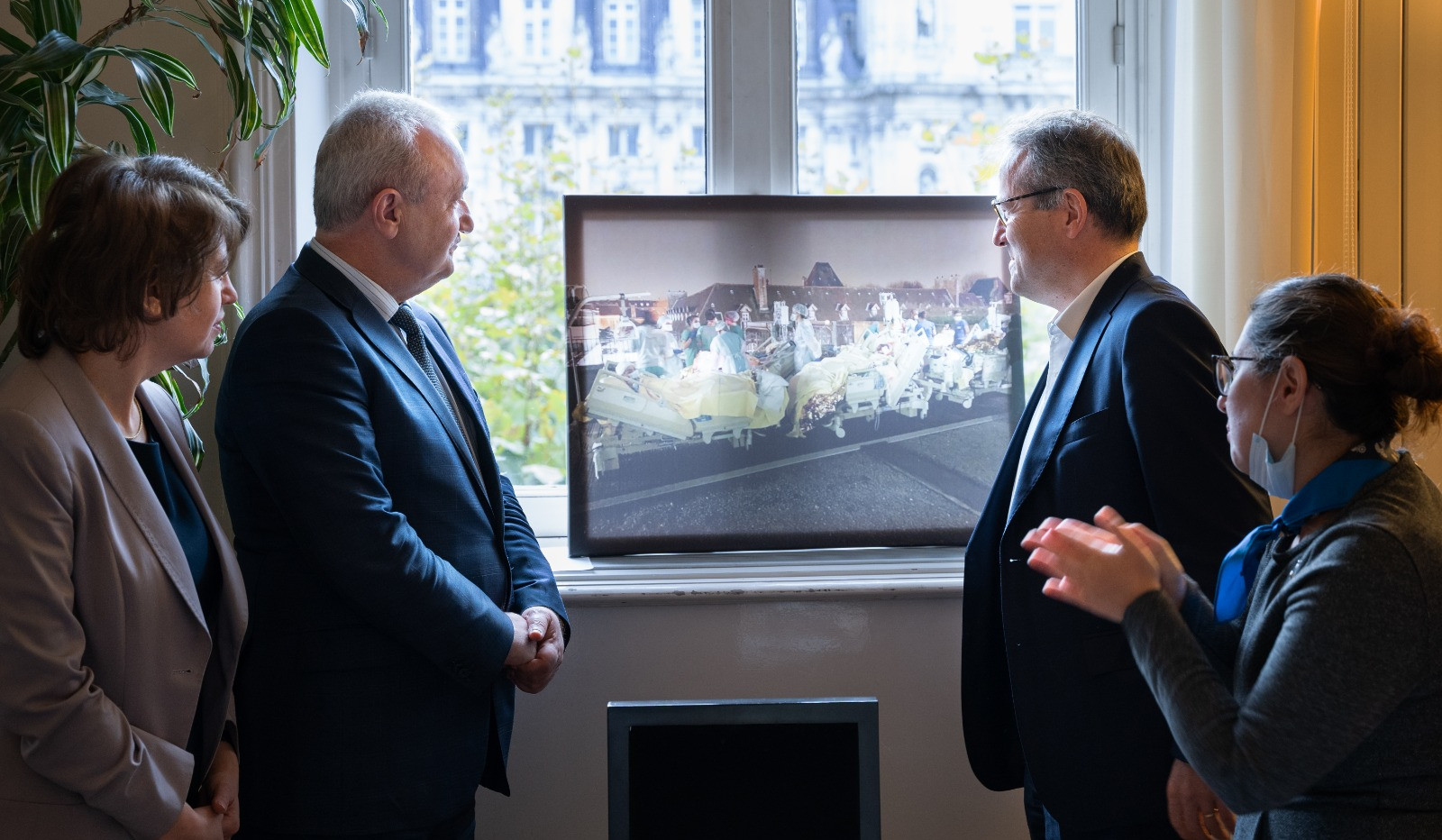 Վահրամ Դումանյանը հանդիպել է Փարիզի համալսարանական հիվանդանոցների կենտրոնի ղեկավար Մարտին Հիրսչի հետ