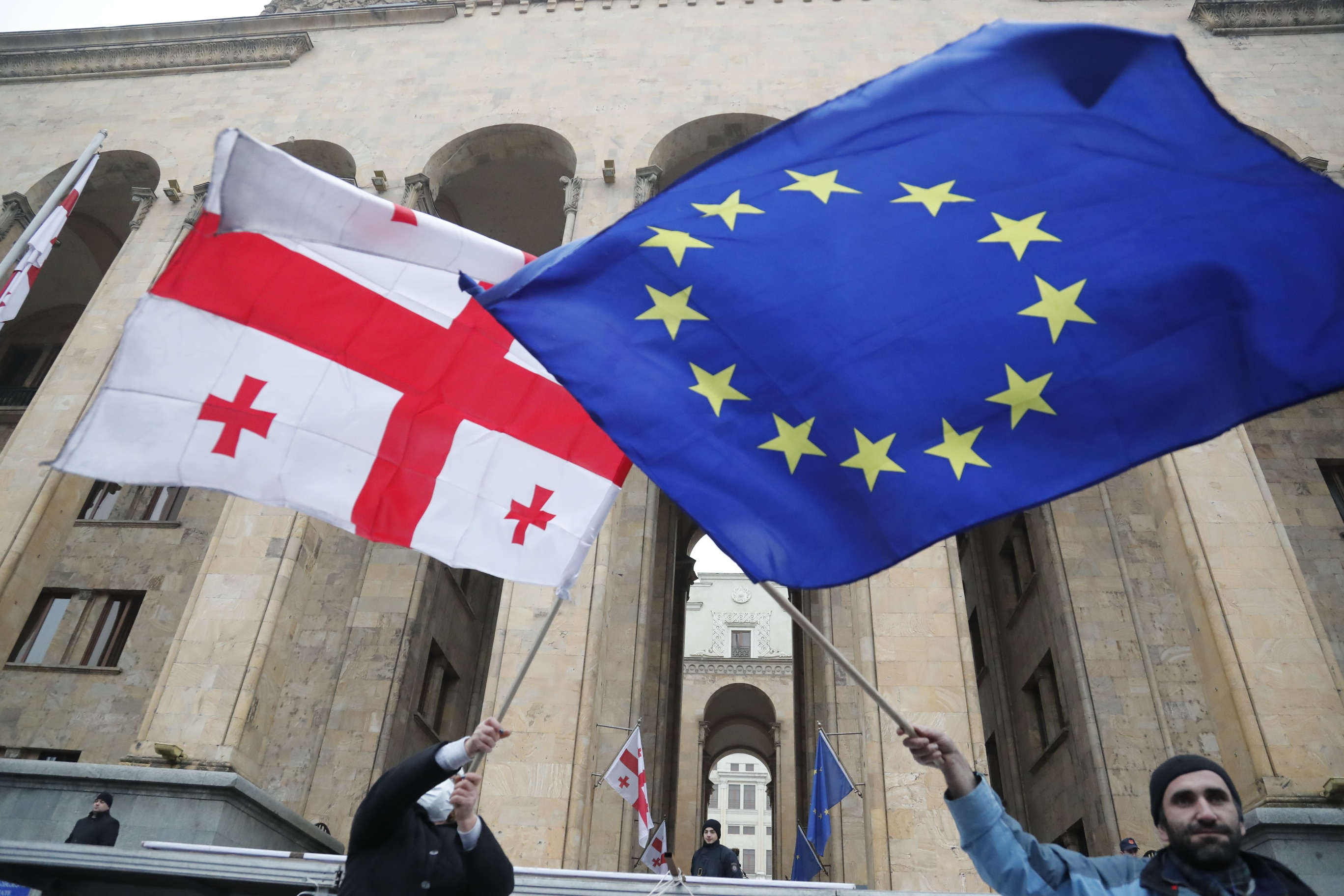 ЕС заморозит заявку Грузии на членство, если закон об иноагентах вступит в силу