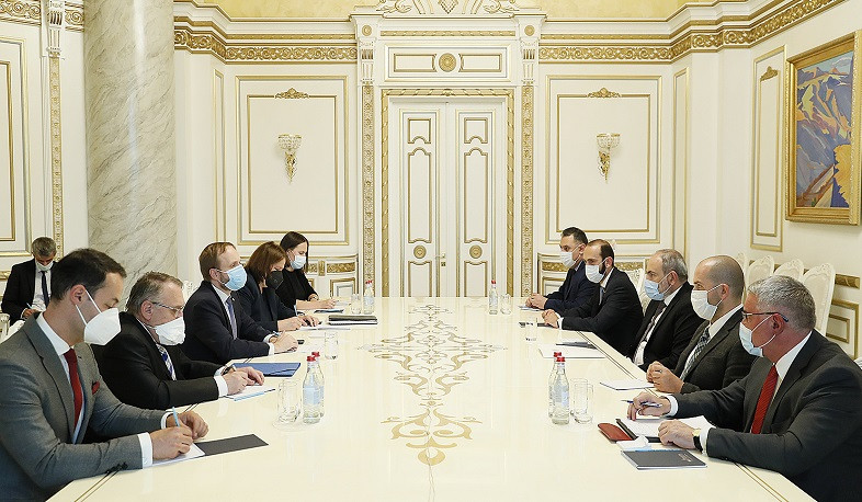 Якуб Кулханек выразил поддержку Чехии усилиям сопредседателей МГ ОБСЕ: премьер-министр Пашинян принял делегацию во главе с главой МИД Чехии