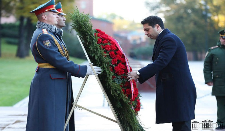 Ален Симонян воздал дань уважения памяти павших в Великой Отечественной войне