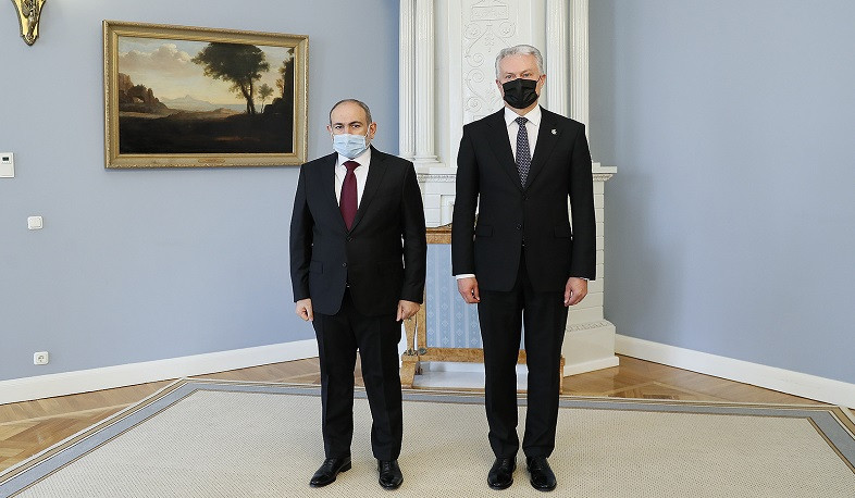 ER Baş naziri Litva Prezidenti Gitanas Nauseda ilə görüşüb