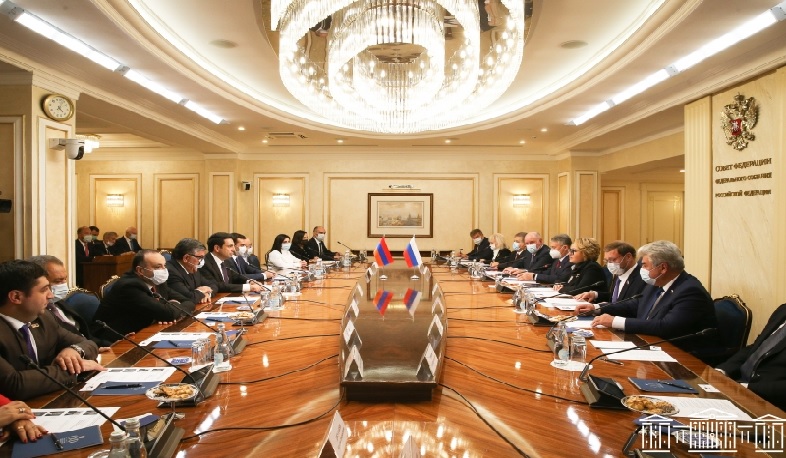 Ալեն Սիմոնյանը և Վալենտինա Մատվիենկոն անդրադարձել են Հայաստանի սահմաններին տիրող իրավիճակի և ռազմագերիների վերադարձի խնդիրներին