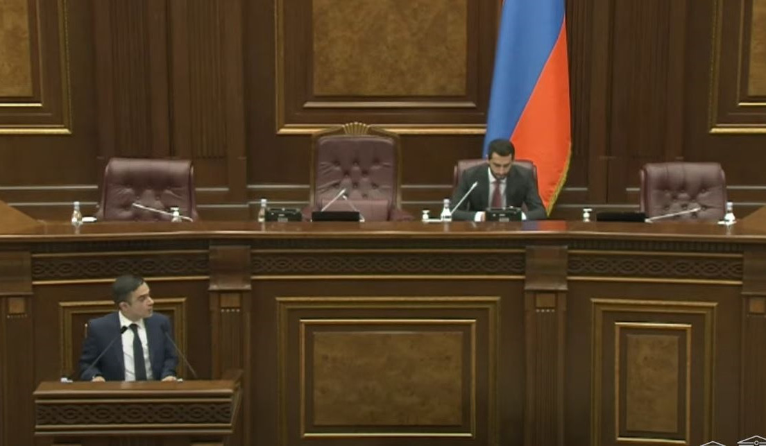 ԱԺ-ն քննարկում է պետական պաշտոններ զբաղեցնող անձանց վարձատրության մասին օրենքում փոփոխությունների նախագիծը