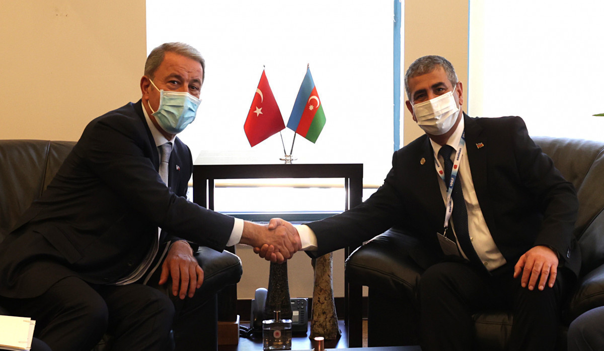 Министры обороны Турции и Азербайджана встретились в Тбилиси