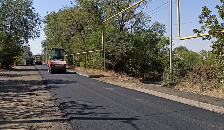 Ազատան համայնքում ընթացքի մեջ են կենտրոնական թիվ 1 փողոցի ասֆալտապատման աշխատանքները