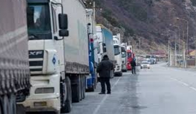 Մոտ օրերս հարցը կկարգավորվի. Գնել Սանոսյանը՝ Լարսի անցակետում կուտակումների մասին