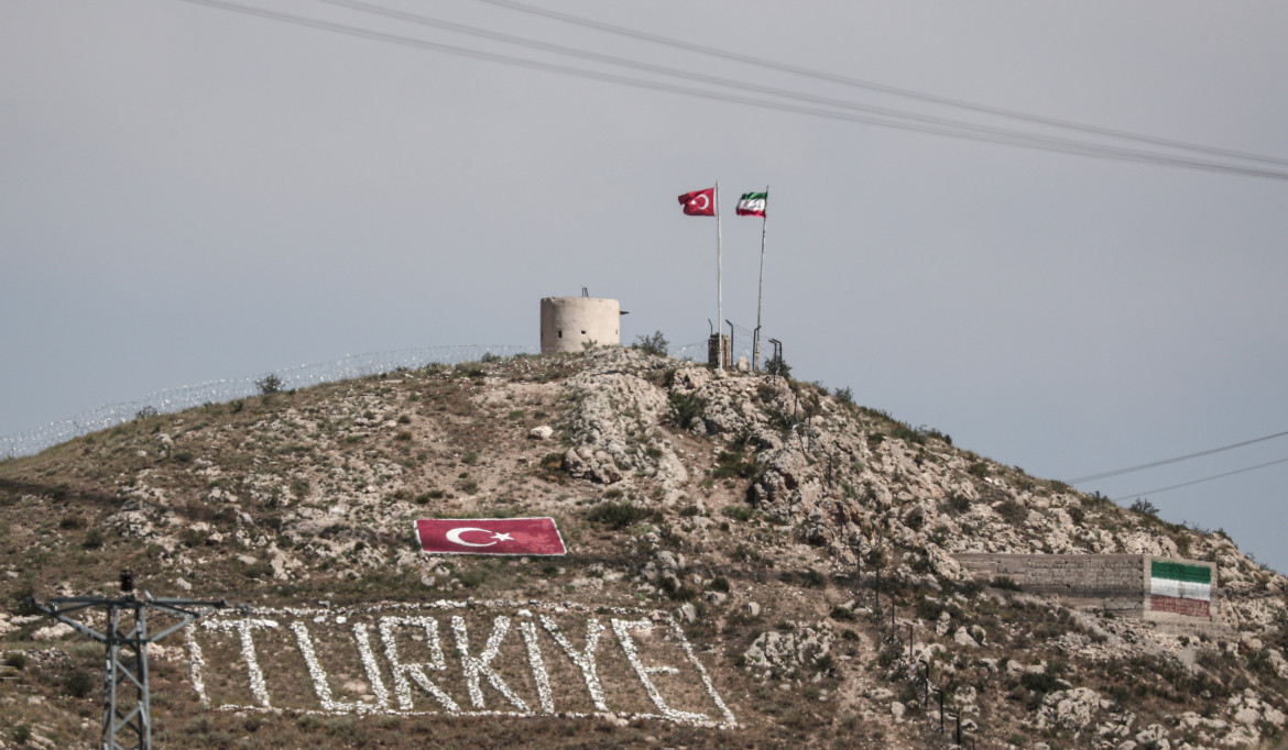 Թուրքիան փակել է իր բոլոր սահմանային անցակետերը իրանական բեռնատարների համար