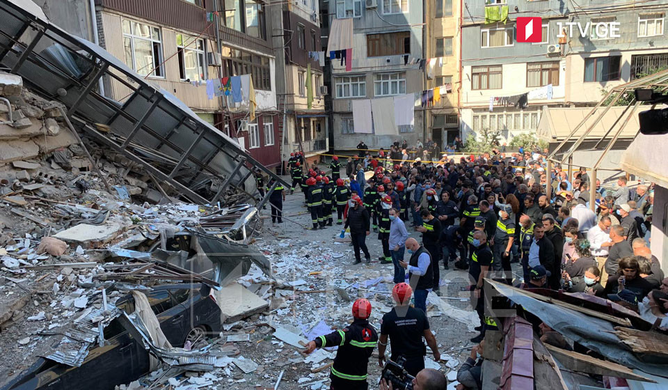 Two kids to be rescued from rubble of collapsed residential building in Batumi