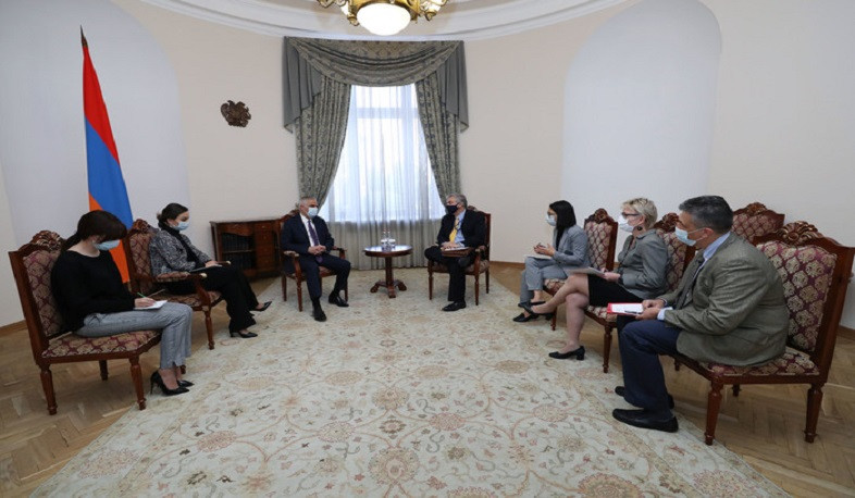Мгер Григорян и Джон Аллело обсудили основные направления сотрудничества USAID с Арменией