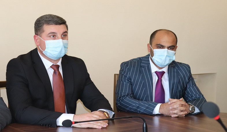 Գնել Սանոսյանը ներկայացրել է Արտաշատի ղեկավարի պաշտոնակատար Կառլեն Մկրտչյանին