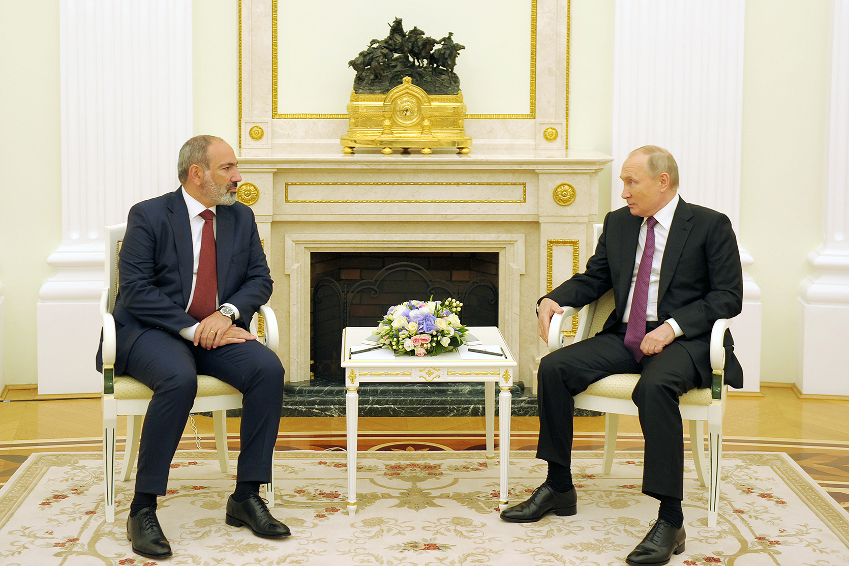 Путин и Пашинян 12 октября обсудят в Москве реализацию договоренностей по Карабаху