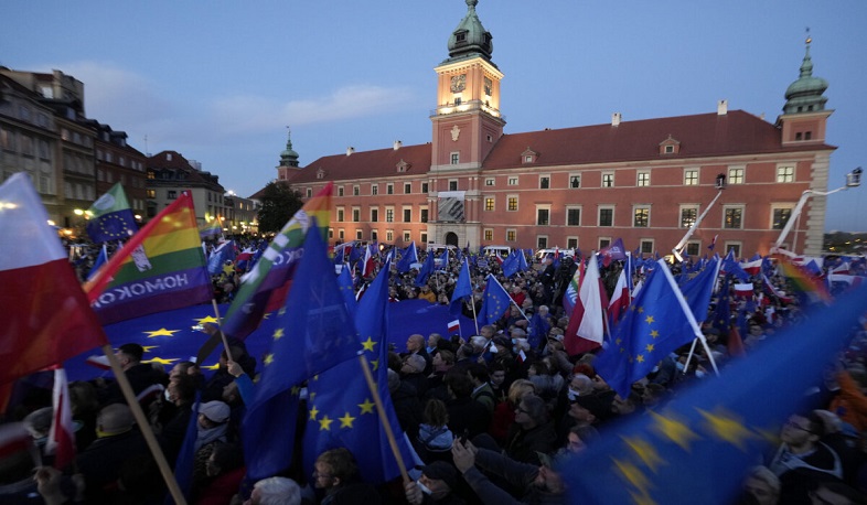 Поляки протестуют против решения суда о независимости судебной системы Польши от ЕС
