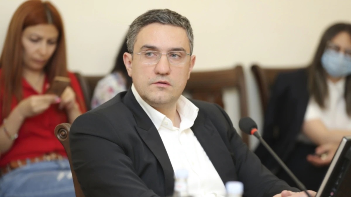Արթուր Ղազինյանը յոթերորդ անգամ չընտրվեց  ԱԺ պաշտպանության հանձնաժողովի նախագահի տեղակալ
