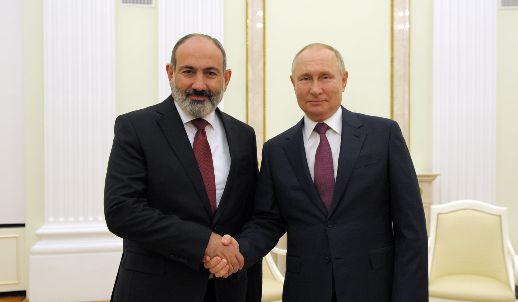 Nikol Pashinyan is meeting with Russian President Vladimir Putin