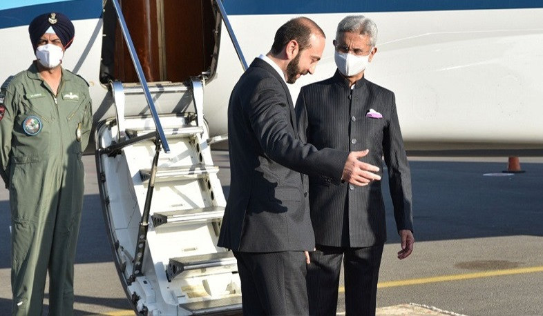 I am very glad to see a historical connection with my native state: Indian Foreign Minister arrived in Armenia