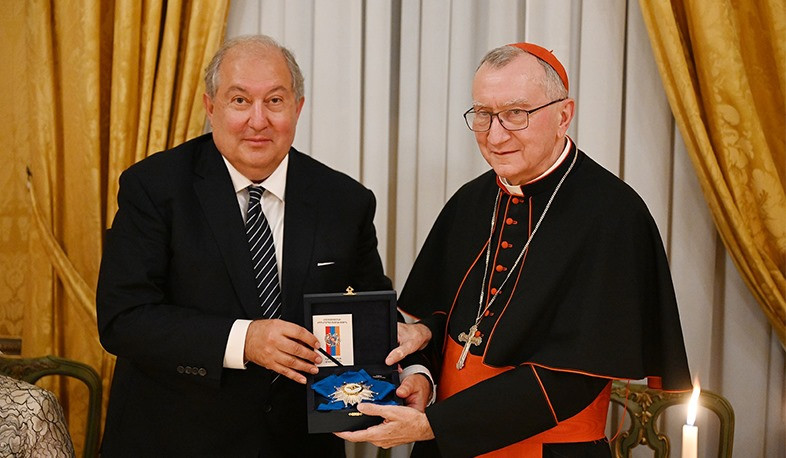 Սուրբ Աթոռի պետքարտուղար Պիետրո Պարոլինը պարգևատրվել է Պատվո շքանշանով