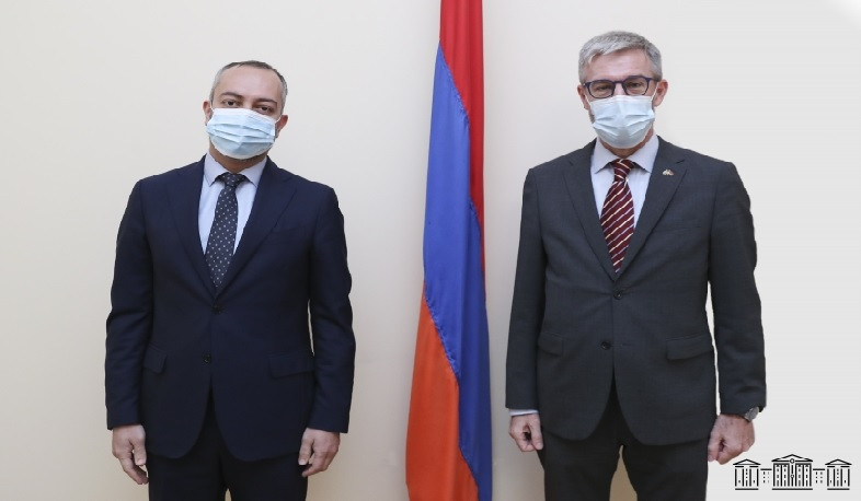 Էդուարդ Աղաջանյանը և Պատրիկ Սվենսոնը քննարկել են միջխորհրդարանական շփումների ակտիվացման հարցեր