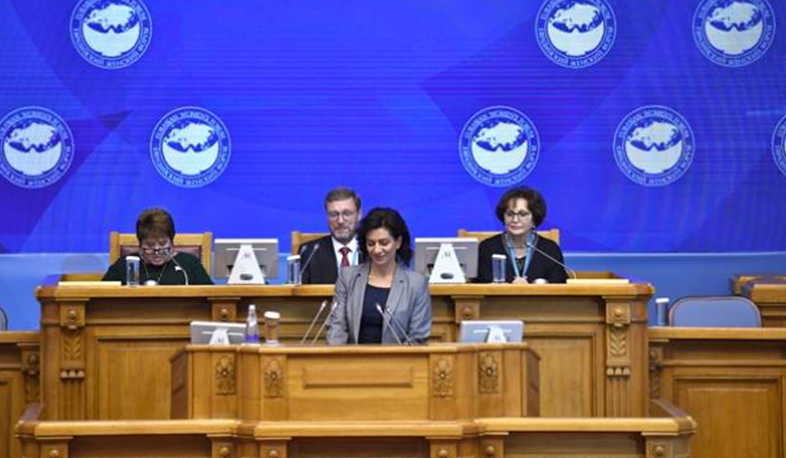 Աննա Հակոբյանը Կանանց Եվրասիական երրորդ համաժողովում անդրադարձել է ԼՂ հիմնախնդրին