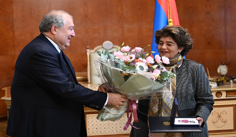 Արմեն Սարգսյանը պետական բարձր պարգև է հանձնել «Հրայր և Աննա Հովնանյան» հիմնադրամի նախագահին