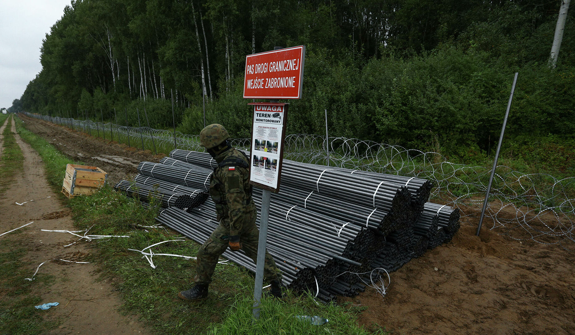Polish Parliament approves construction of wall on border with Belarus