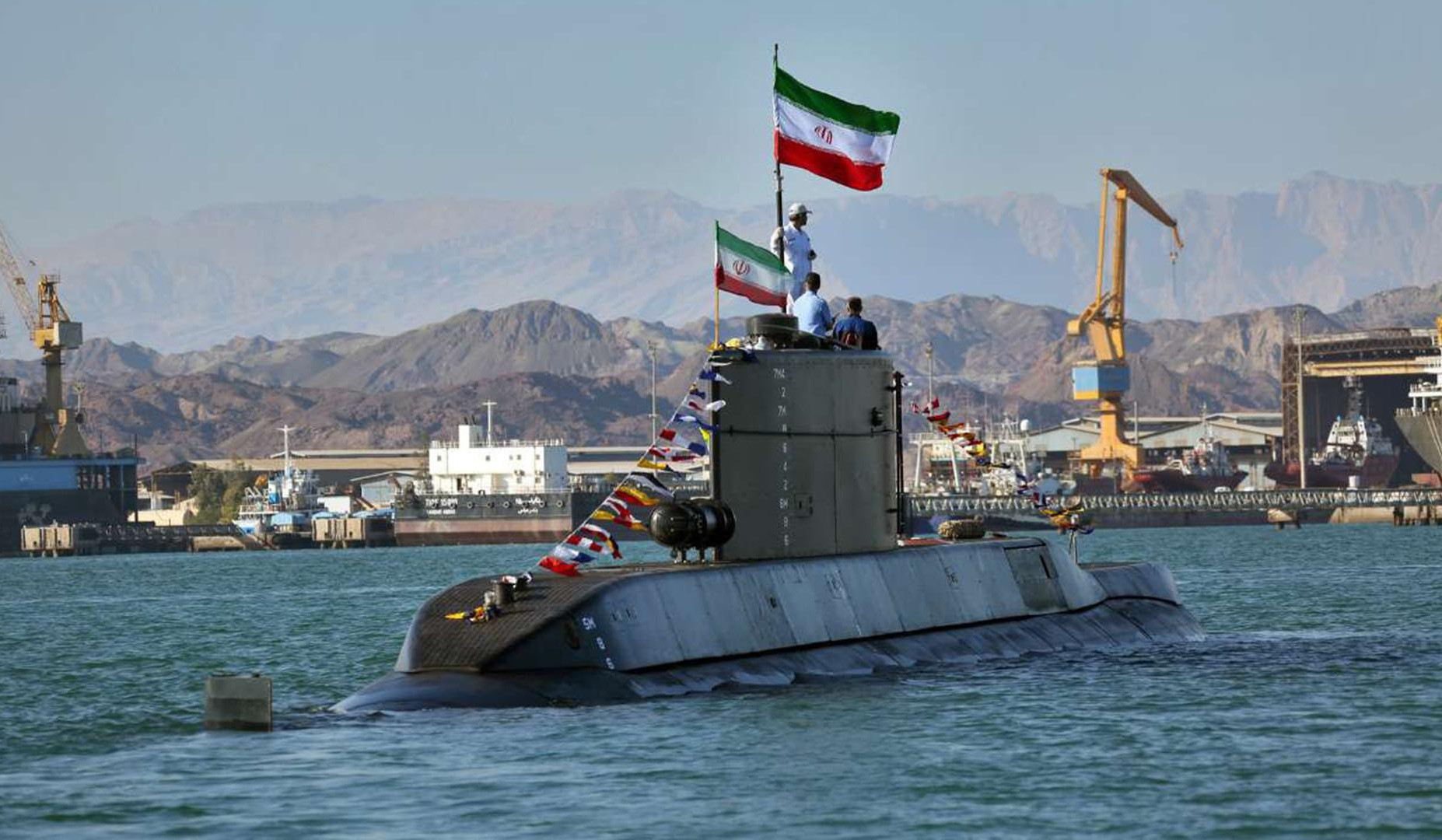 ВС Ирана отразили нападение пиратов на иранский танкер в Аденском заливе
