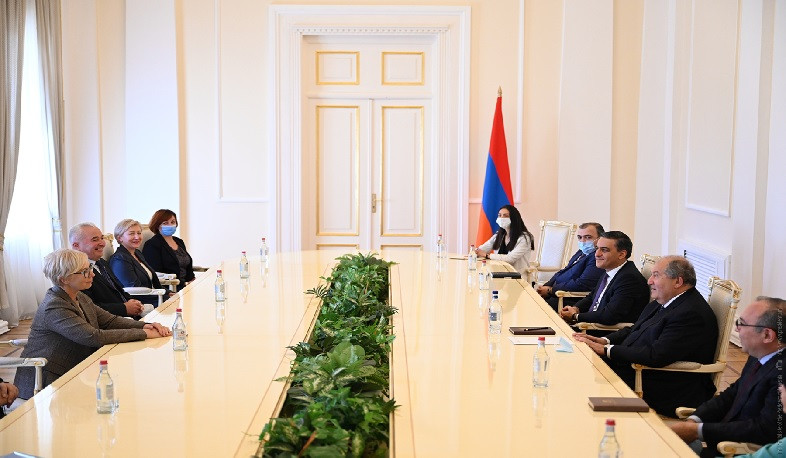 Արմեն Սարգսյանն ընդունել է Ուկրաինայի Գերագույն ռադայի մարդու իրավունքների հանձնակատարին