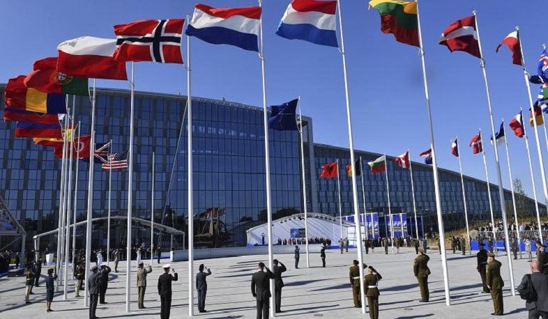 Россия приостанавливает работу миссии НАТО в Москве