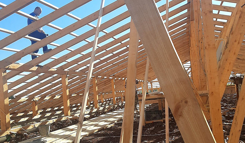 Արտաշարի միջնակարգ դպրոցի տանիքի հիմնանորոգուման աշխատանքները շարունակվում են