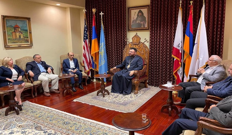 Artak Beglaryan Los Ancelesdə erməni icmasının dini liderləri ilə görüşdü