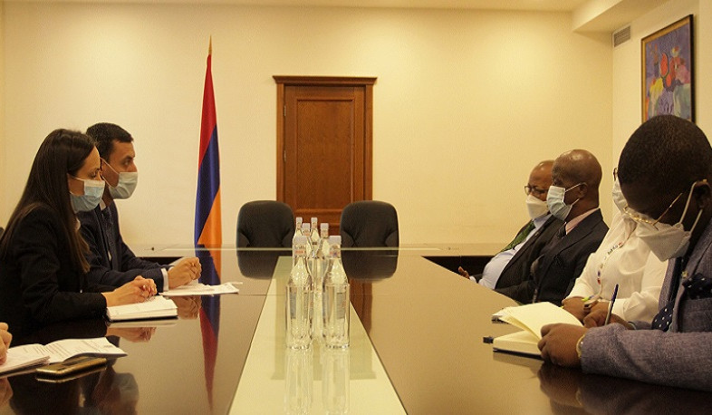 ԿԳՄՍ փոխնախարարը և Սիերա Լեոնեի դեսպանը քննարկել են կրթության և գիտության ոլորտում համագործակցության հնարավոր հեռանկարները