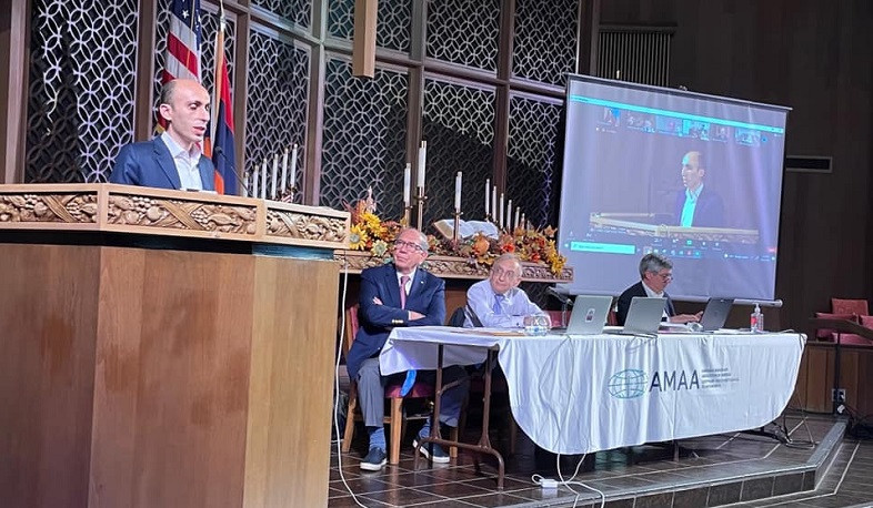 Artsax xalqı öz vətənində yaşamağa qərarlıdır: Artak Beglaryan