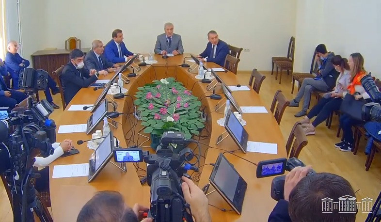 Արթուր Ղազինյանը կրկին չընտրվեց ԱԺ պաշտպանության և անվտանգության հարցերի հանձնաժողովի նախագահի տեղակալ