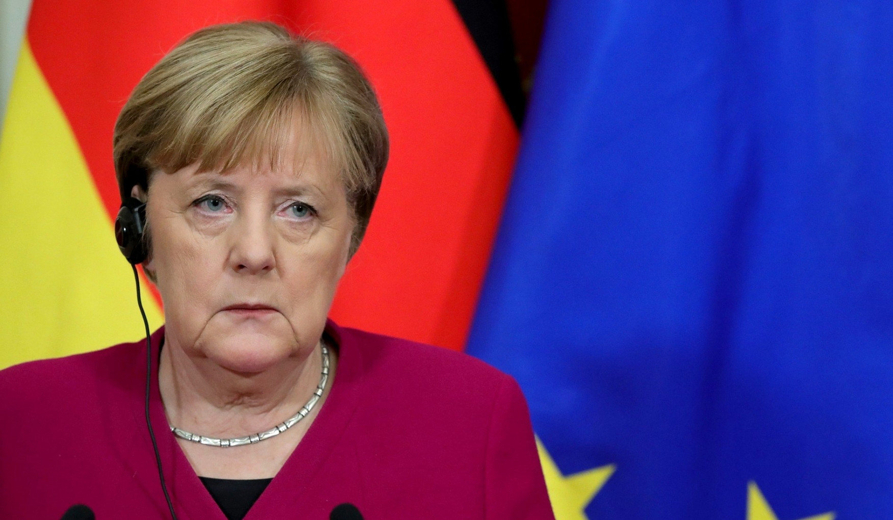 Президент ФРГ попросил Меркель исполнять обязанности канцлера до назначения преемника