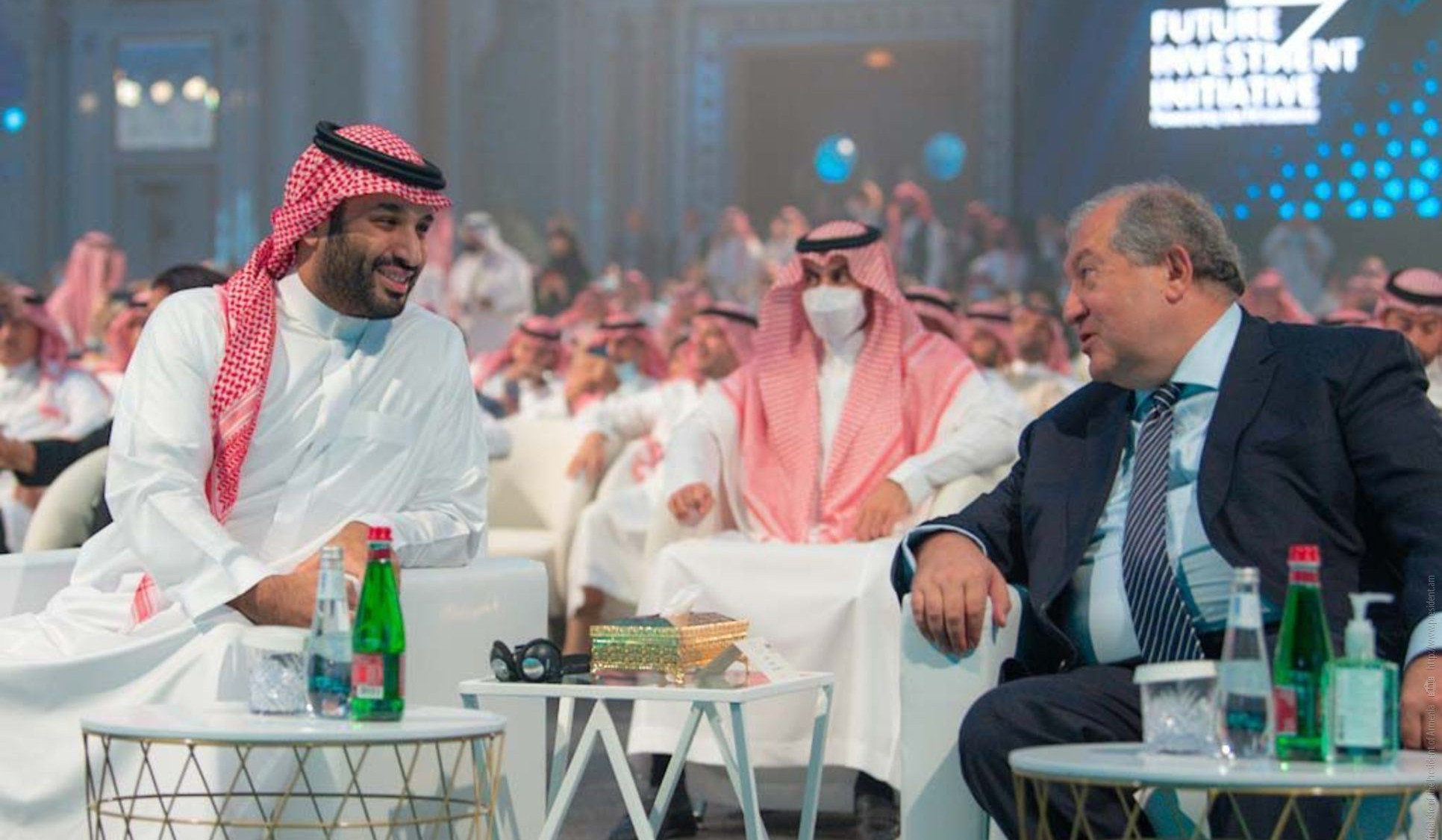 Богатые исторические контакты между двумя народами являются хорошей основой для построения нацеленных на будущее межгосударственных отношений: беседа президента Саркисяна с наследным принцем Саудовской Аравии