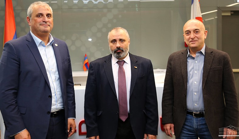 Министр иностранных дел Республики Арцах Давид Бабаян посетил офис Армянского всеобщего благотворительного союза (AGBU)