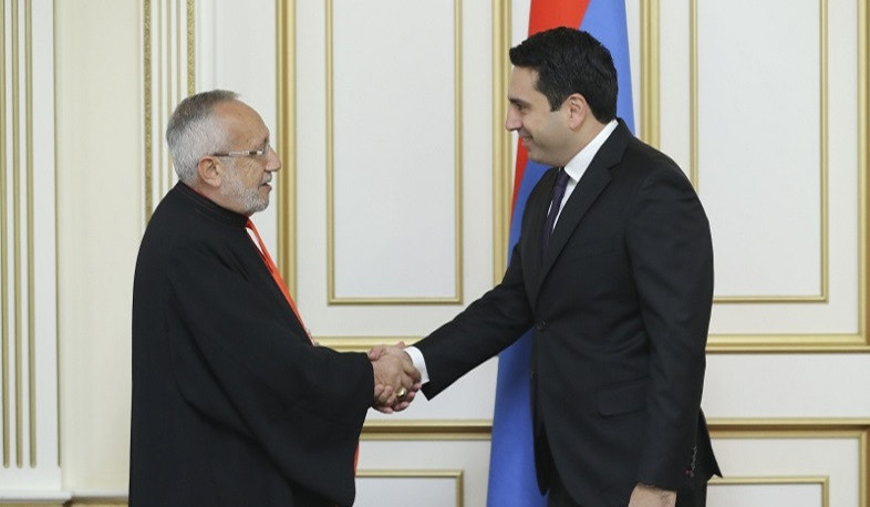 Председатель НС Армении и Патриарх Дома Киликийского обсудили вопросы, связанные с армянской общиной Ливана