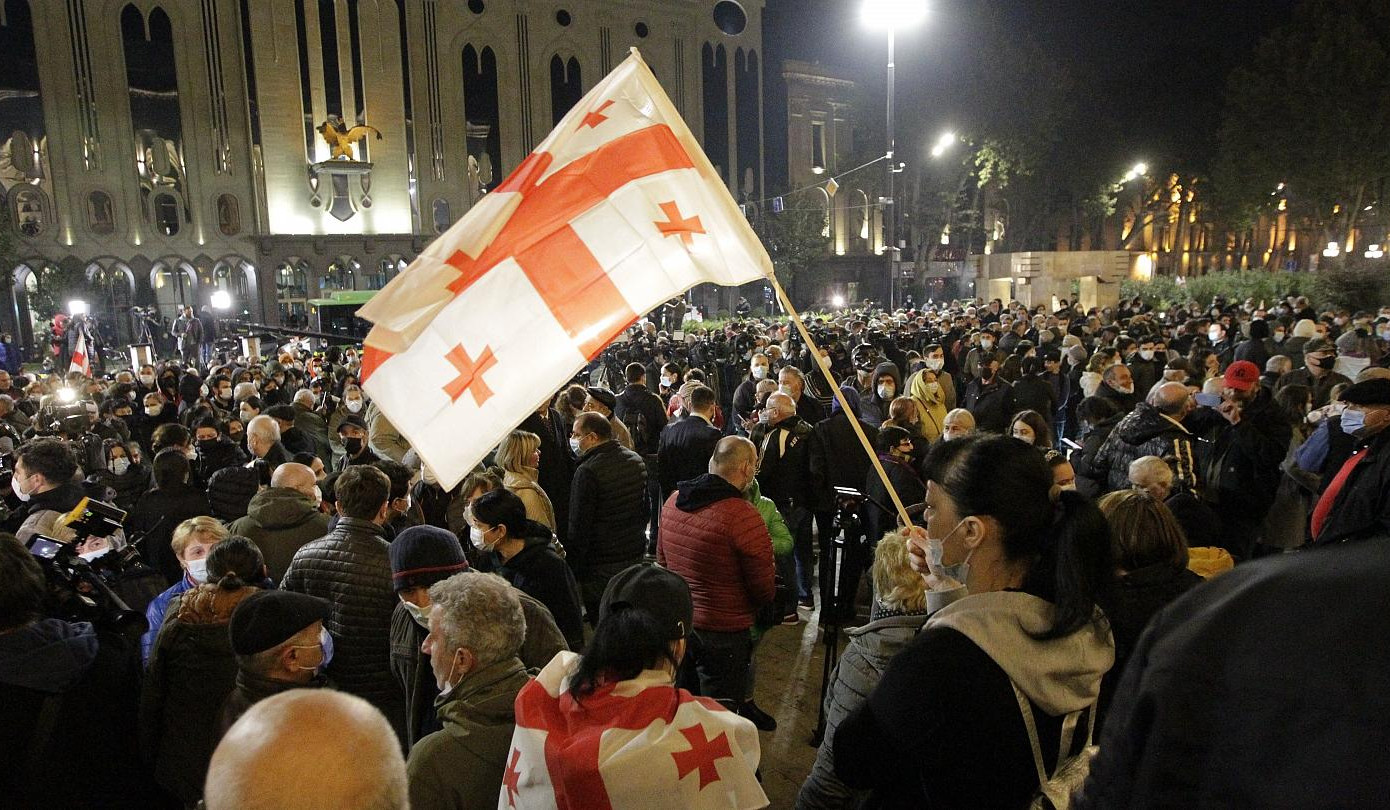 Сторонники оппозиции провели в центре Тбилиси крупную акцию протеста
