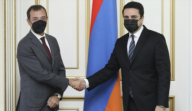 Parliament Speaker Alen Simonyan Receives Ambassador Extraordinary and Plenipotentiary of Italy to Armenia
