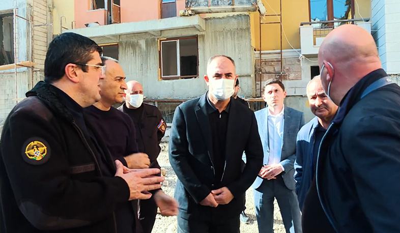 Arayik Harutyunyan Stepanakertdə mənzil tikintisi prosesi ilə tanış olub