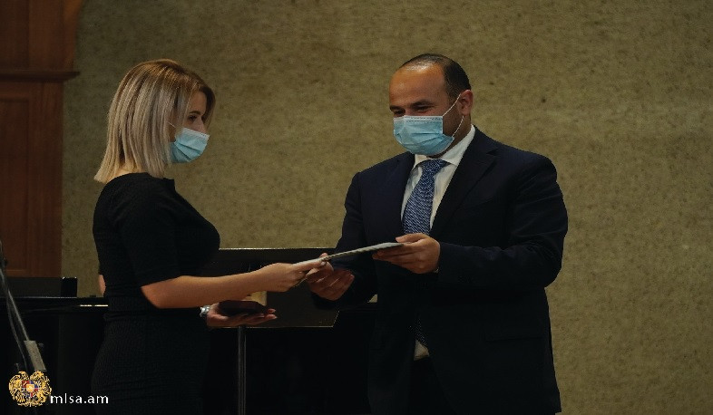 Նարեկ Մկրտչյանը պարգևատրել է ճգնաժամային պայմաններում առանձնահատուկ ներդրում ունեցած սոցիալական աշխատողներին