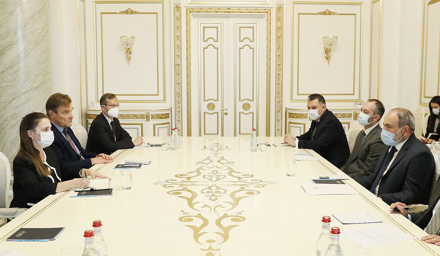 Հայաստանը տարածաշրջանում ժողովրդավարության փայլող աստղ է. ԵԽԽՎ համազեկուցողները՝ Նիկոլ Փաշինյանին