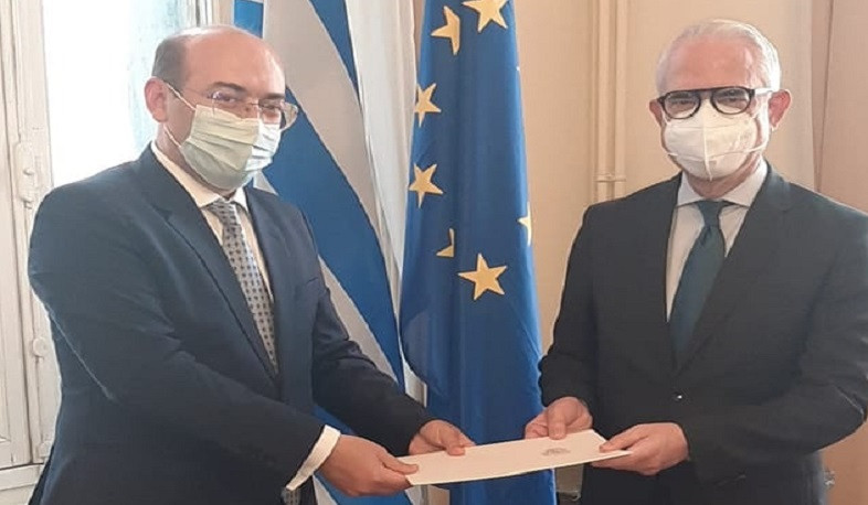 Դեսպան Տիգրան Մկրտչյանն իր հավատարմագրերի պատճենն է հանձնել Հունաստանի ԱԳՆ արարողակարգի վարչության պետին