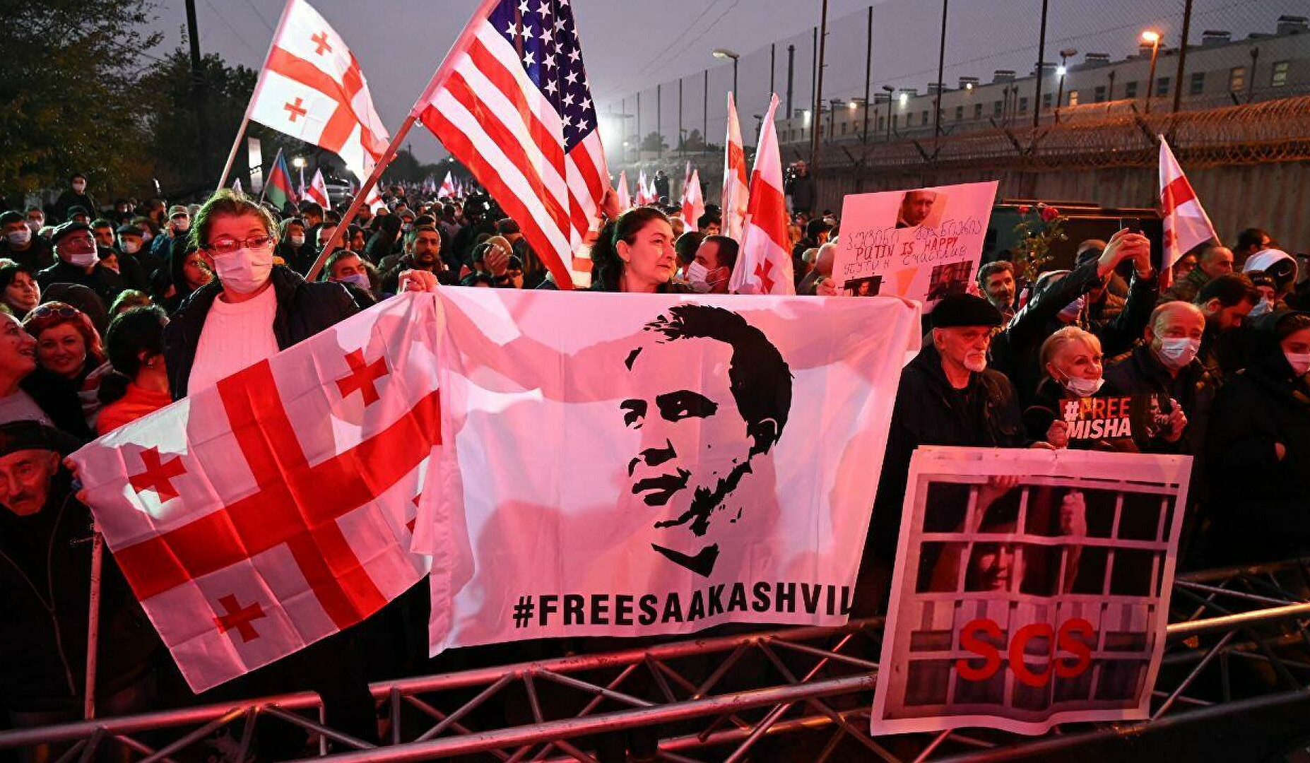 Opposition protest outside Rustavi prison with demand of moving former president Saakashvili to private clinic
