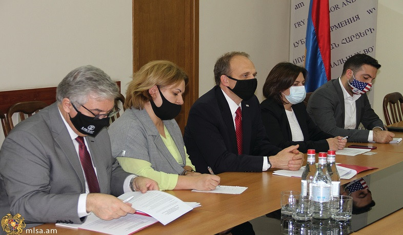 ABŞ hökumətinin ER-nın demokratiya və iqtisadiyyatının inkişafına dəstək mövqeyini bir daha təsdiq edirəm: Aleksandr Sokolovski