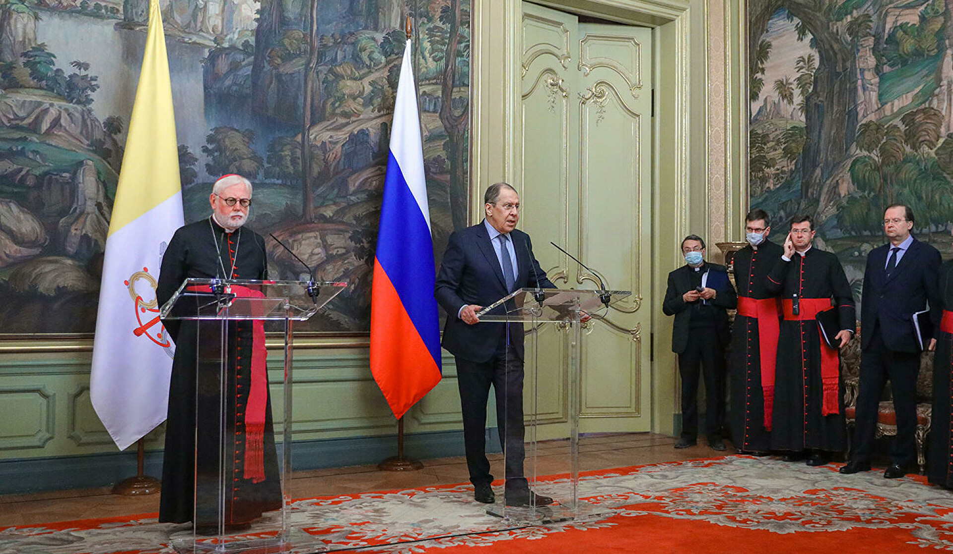 Lavrov Qallagerlə görüşdə Qarabağdan danışdı