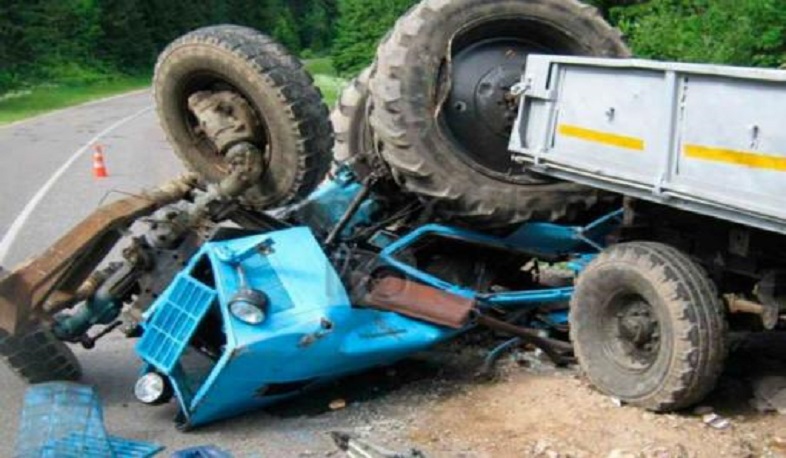 Հովիտում գյուղաշխատանքի ժամանակ տրակտորը շրջվել է, վարորդը՝ տեղում մահացել