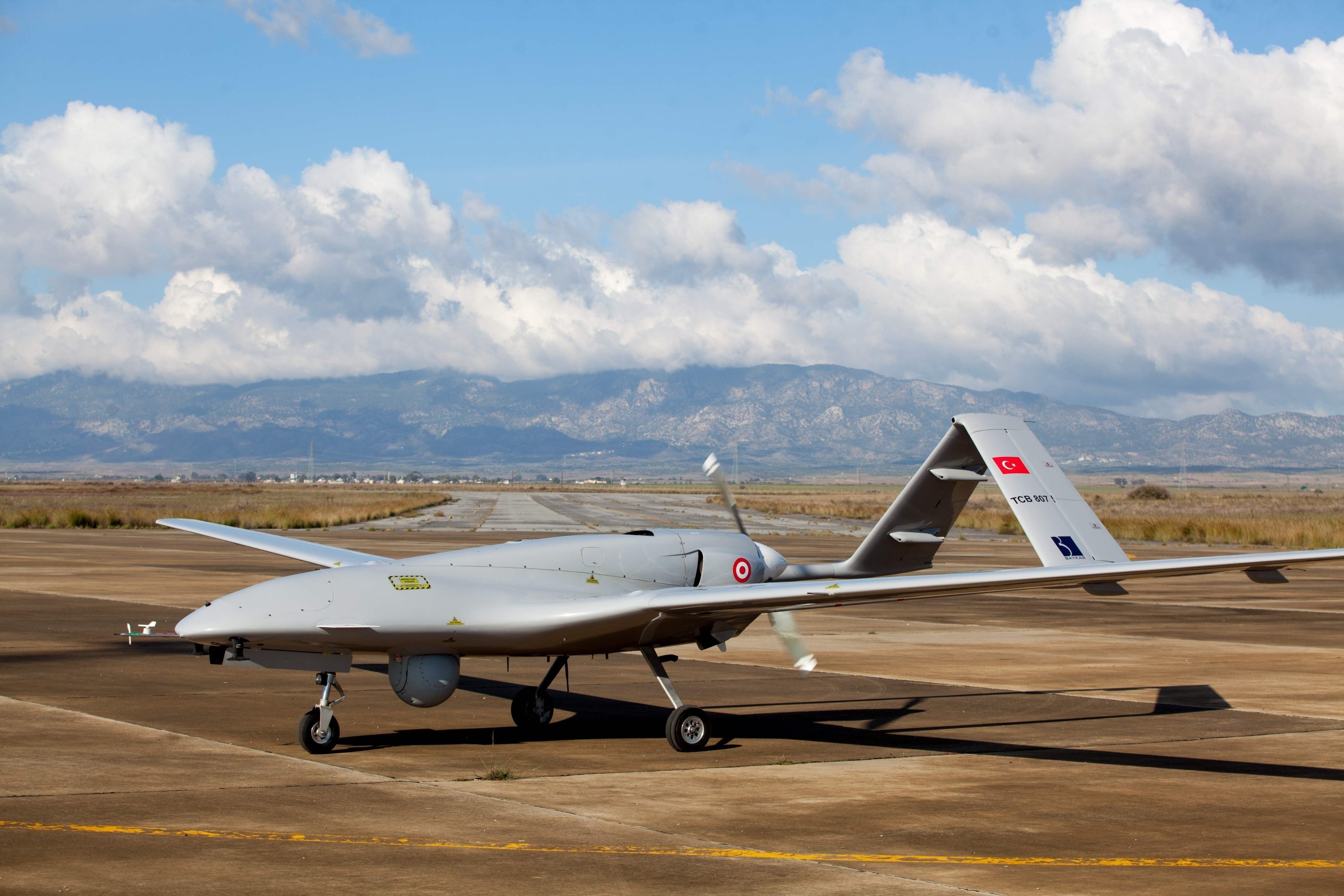 Ukraine to purchase more Turkish-made Bayraktar combat drones in 2022