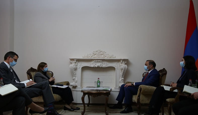 Ադրբեջանի գործողությունները հարված են՝ ուղղված Հայաստանի ժողովրդավարությանը. Արմեն Գրիգորյանը՝ Լին Թրեյսիին