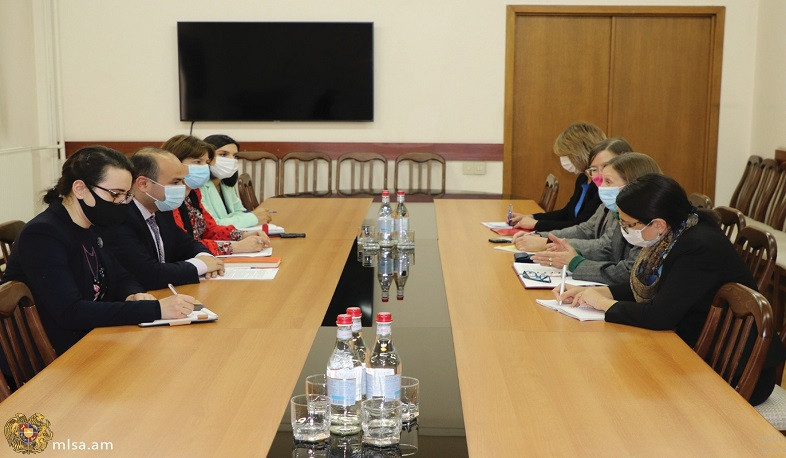 Нарек Мкртчян принял посла США в Армении Линн Трейси